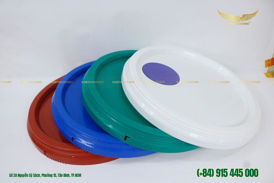 Có nắp đậy kín 